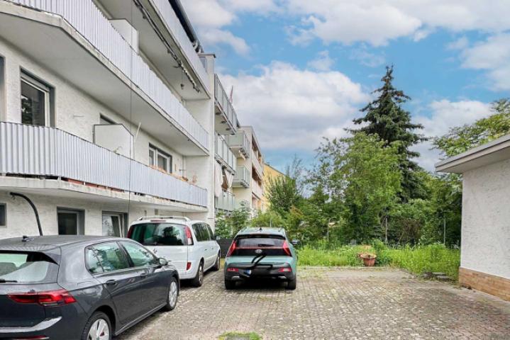 Hof Zum Haus