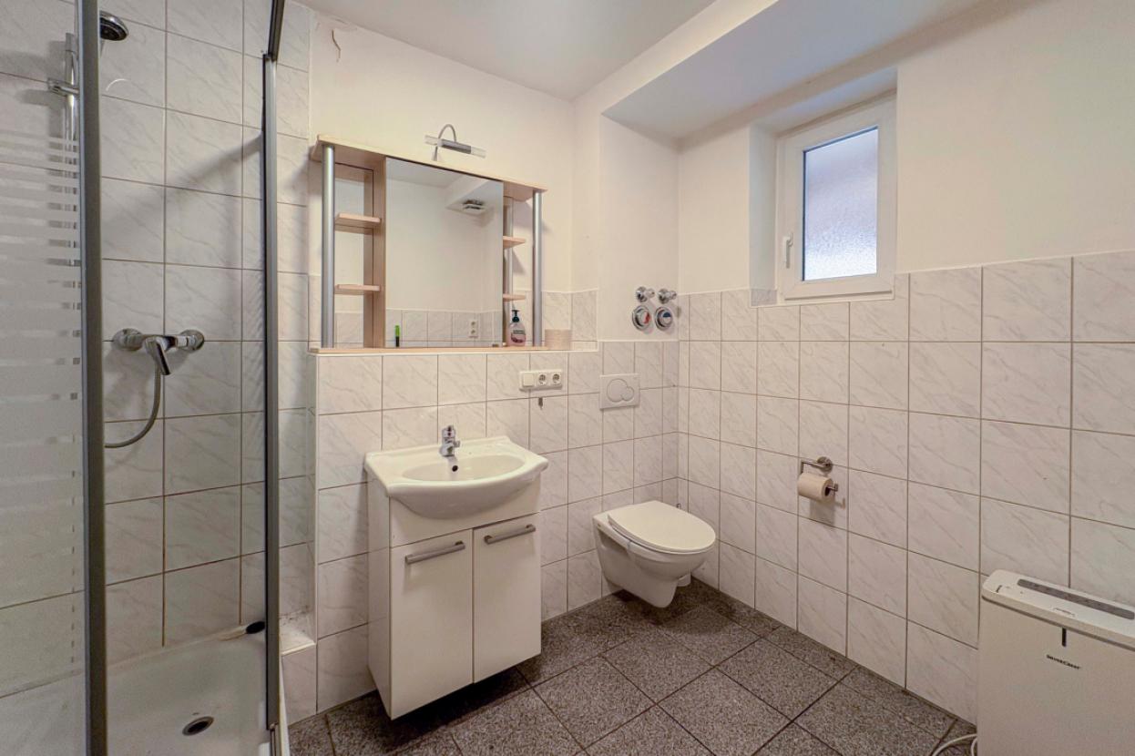 Badezimmer EG 2