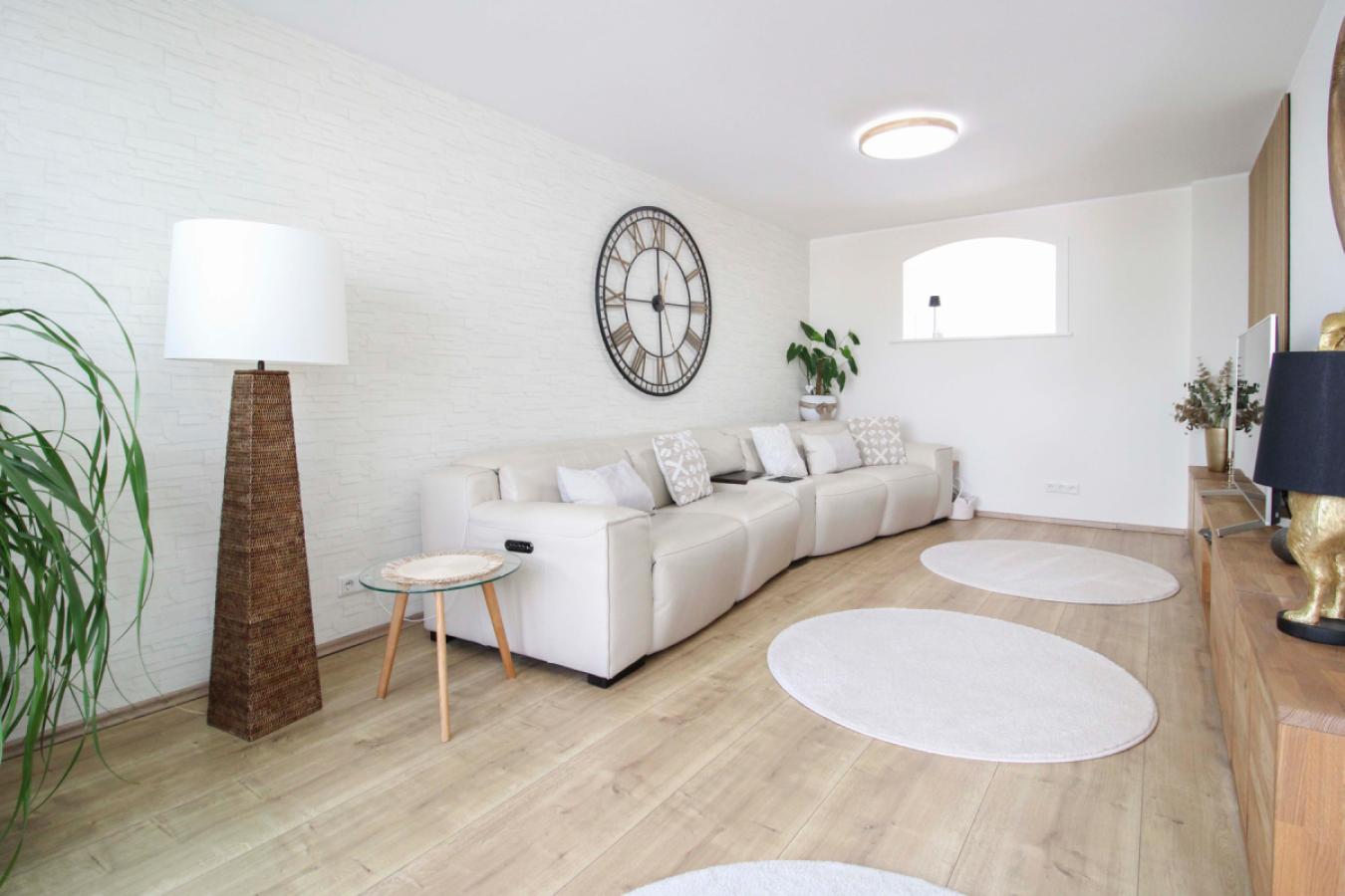 05 Wohnzimmer