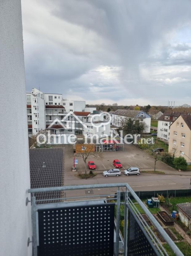 Balkon Ausblick zum Rewe