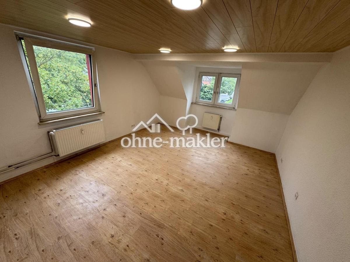 Großes, helles Wohnzimmer