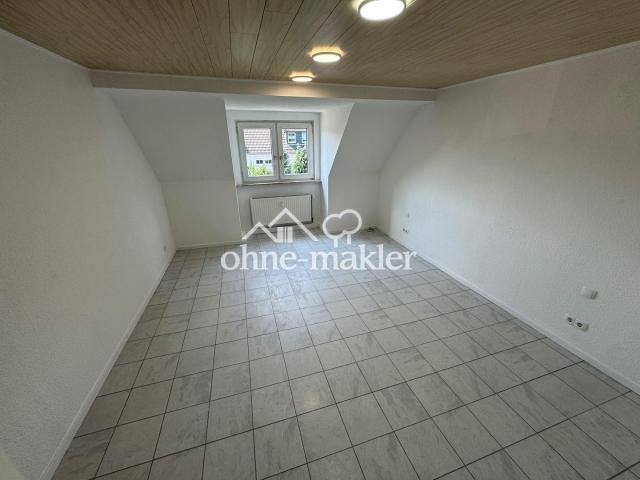 geräumiges Schlafzimmer