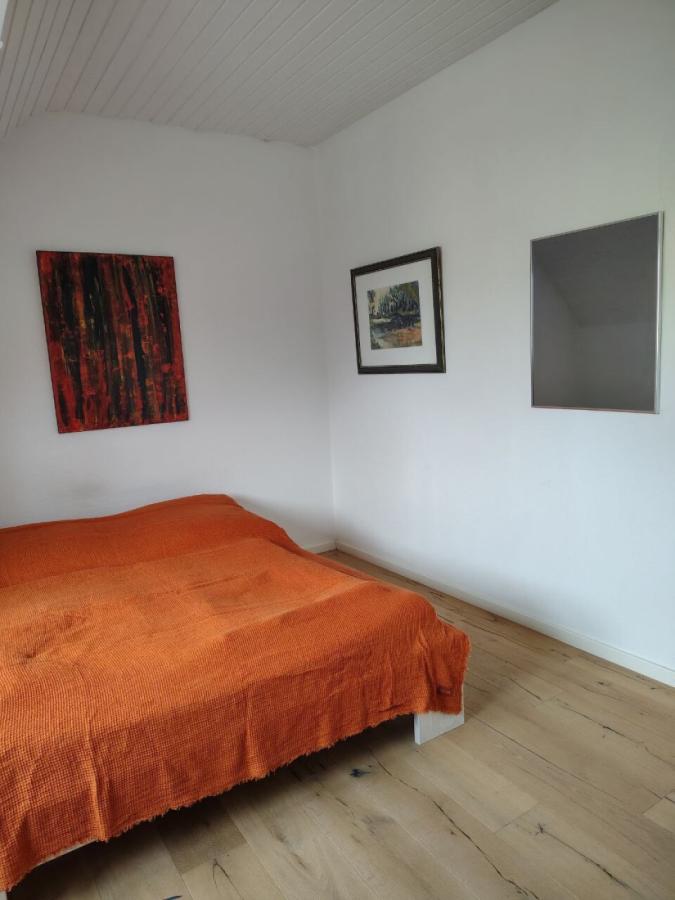 Schlafzimmer 2 mit Bett 160 x 200