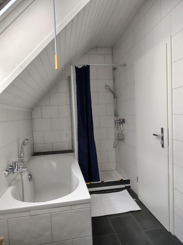 Bad+Wanne+Dusche+2 Waschbecken