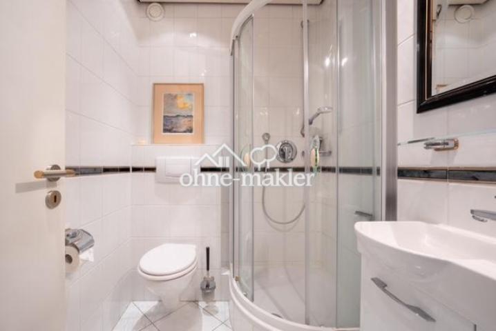 Gäste-WC mit Dusche