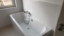Badewanne, mit Mittelabfluss