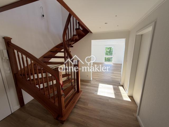 Eingang Flur & Treppe