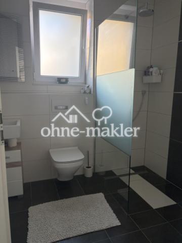 Gäste-WC mit Dusche