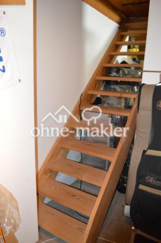 Treppe zum DG (Dachgeschoß)