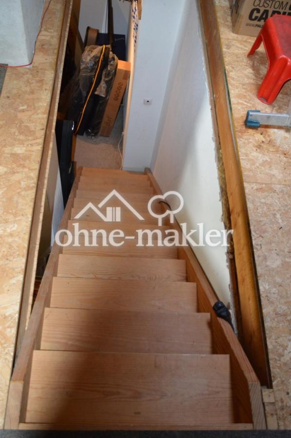 Treppe mit Blick vom DG zum OG