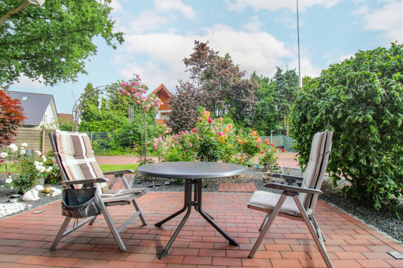 Terrasse vor Wohnzimmer