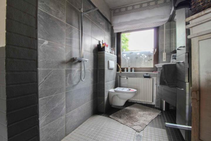 Badezimmer EG