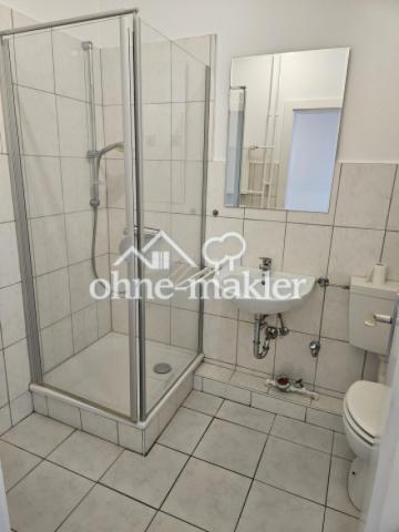 Badezimmer mit Dusche