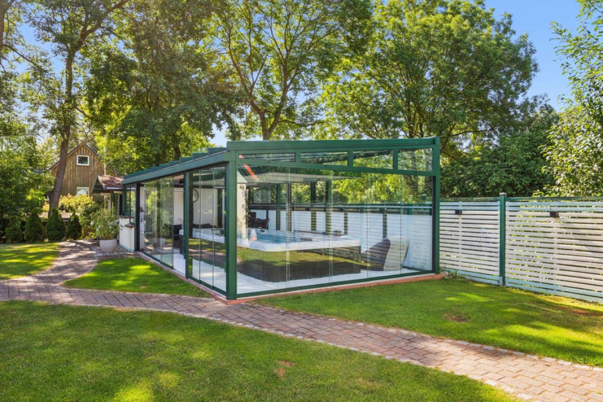 Poolhaus