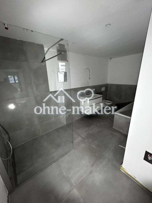 großes Badezimmer