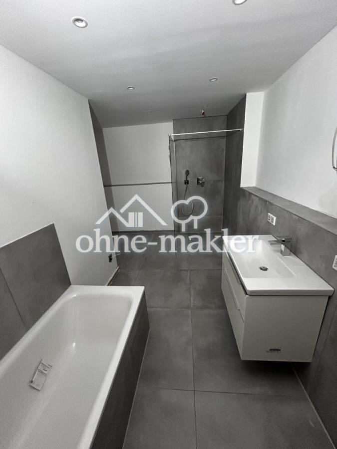 großes Badezimmer