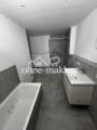 großes Badezimmer