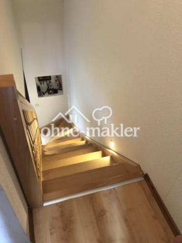 beleuchteteTreppe zum OG