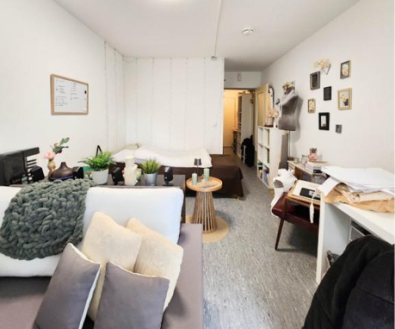 2 Wohn- und Schlafzimmer mit Zugang zur Terrasse