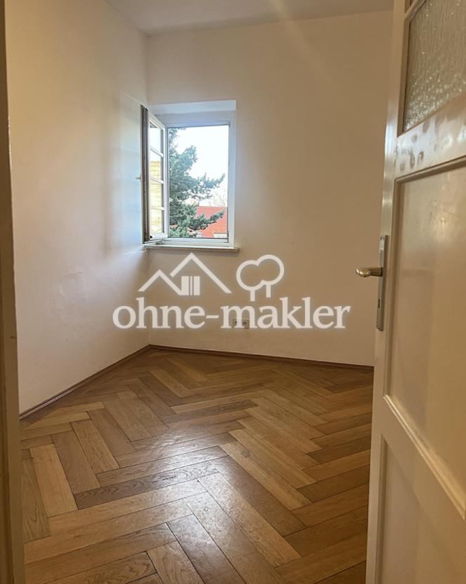 Büro -> Hof