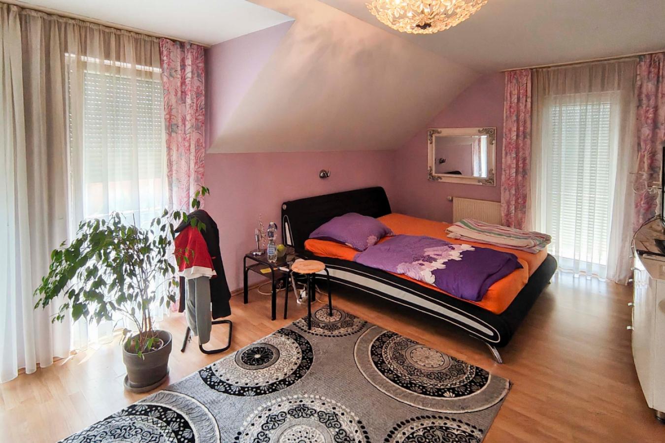 Schlafzimmer OG