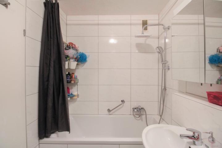 Bad mit Badewanne
