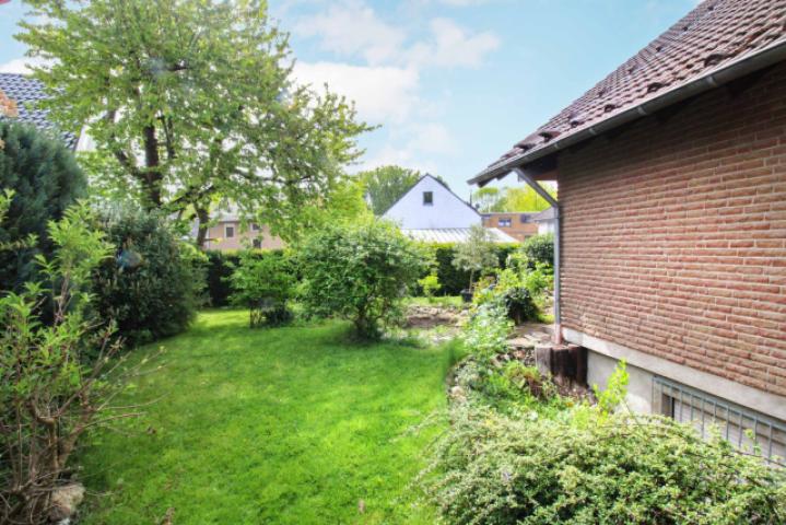 seitlicher Garten