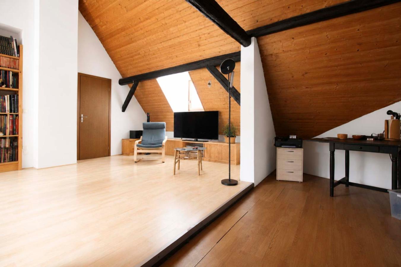 Treppenaufgang_Wohnzimmer