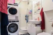Badezimmer mit Dusche
