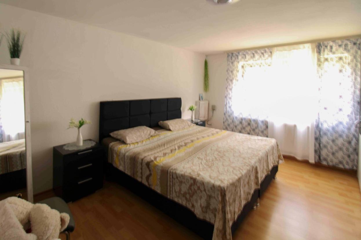 Schlafzimmer 2 UG
