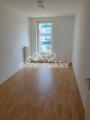 Arbeitszimmer zum Fenster
