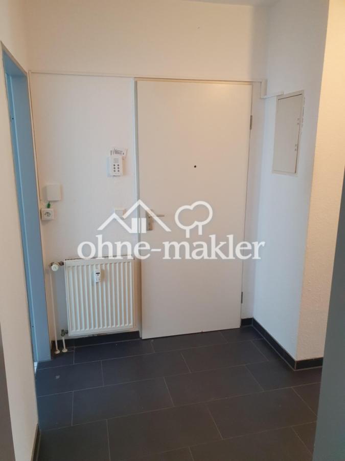 Eingangsbereich links Bad