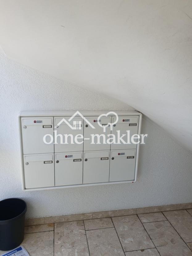 Briefkastenlage am Eingang