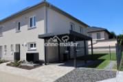 Vorderseite mit Carport