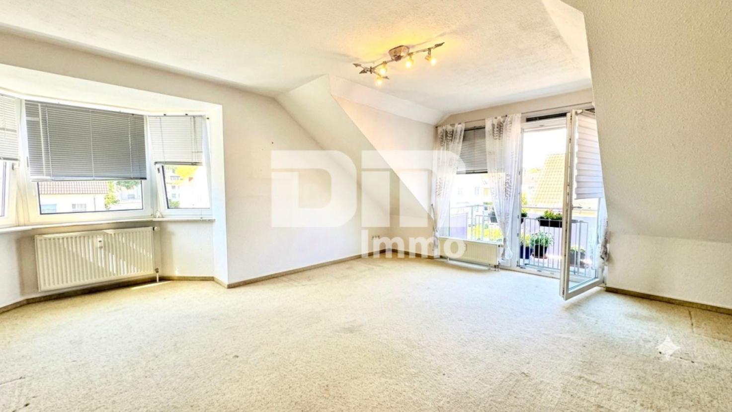 DG Wohn / Esszimmer / Zugang Balkon