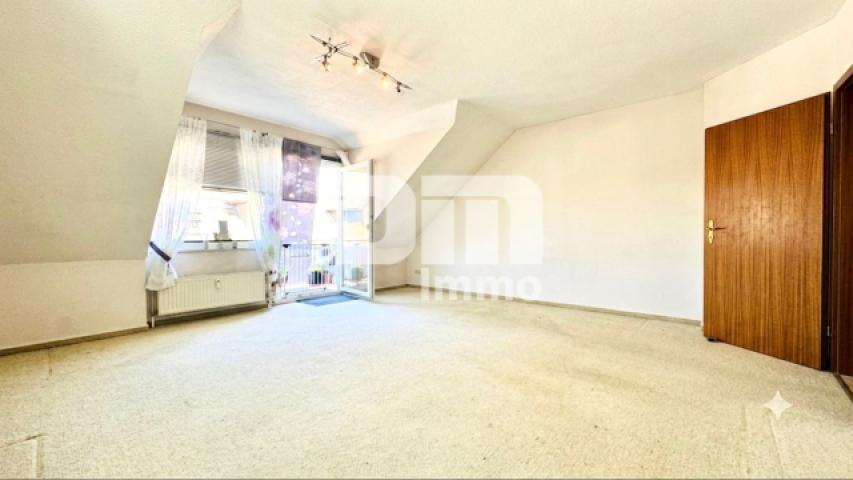 DG Wohn / Esszimmer / Zugang Balkon