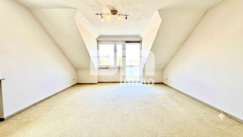 DG Wohn / Esszimmer / Zugang Balkon