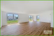 5 Plus Immo offener Wohn- Essbereich