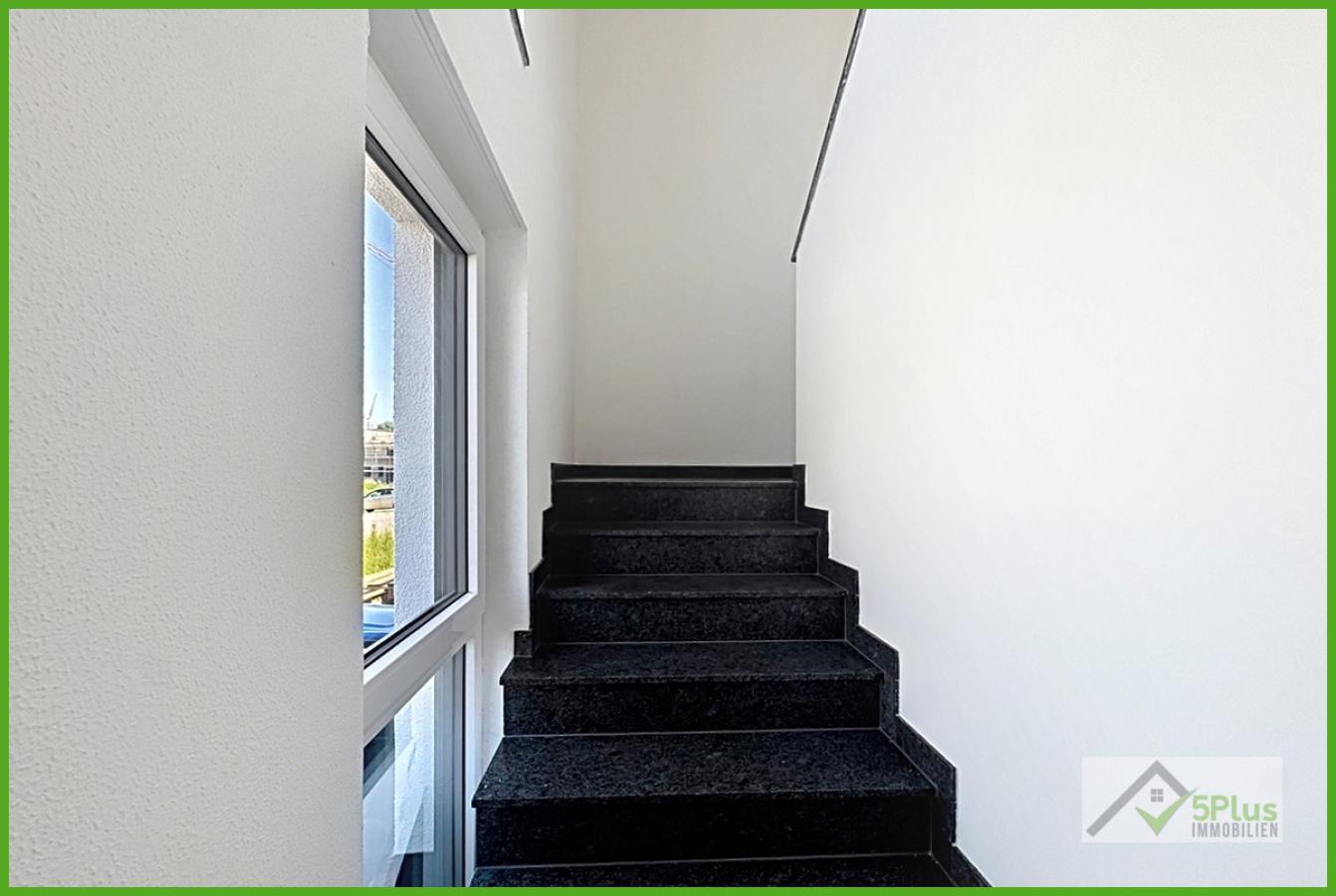 5 Plus Immo Treppenhaus