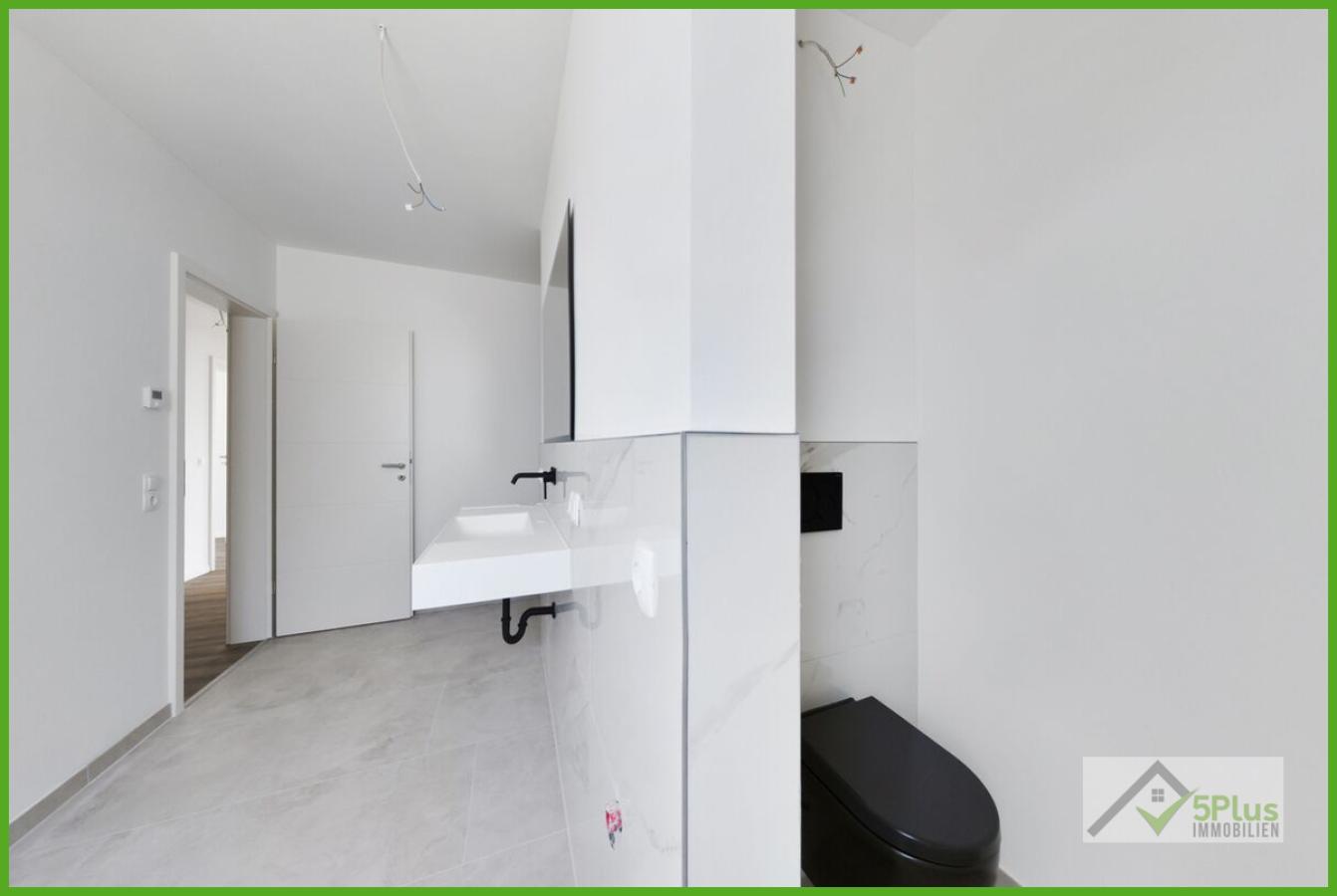 5 Plus Immo Badezimmer OG