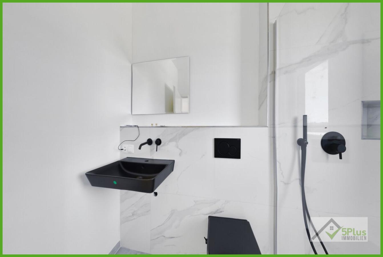 5 Plus Immo Badezimmer DG
