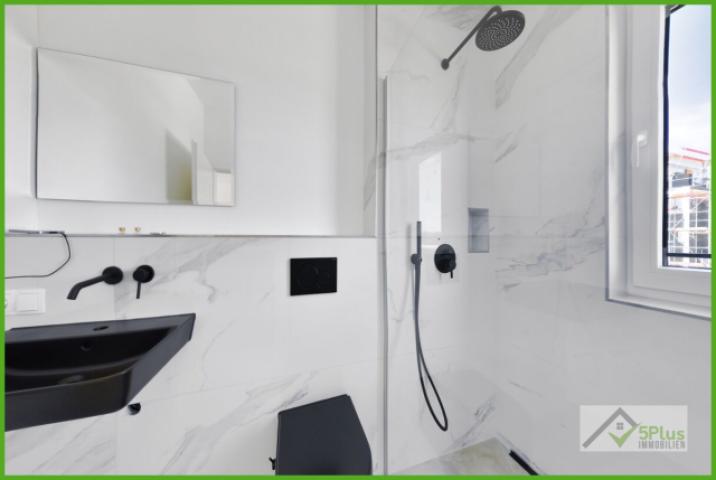 5 Plus Immo Badezimmer DG