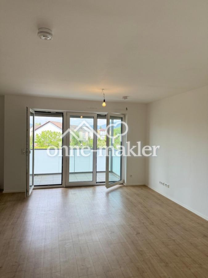 Wohnzimmer / Zugang Balkon