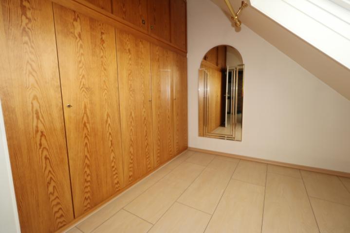 Ankleide mit Einbauschrank