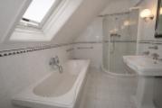 Badezimmer (DG)