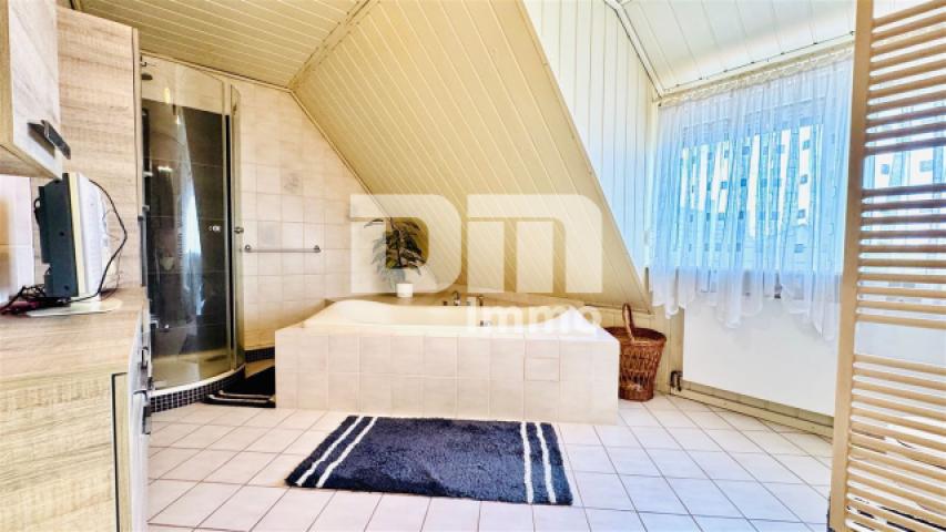 DG Badezimmer / Whirlpool / Dusche
