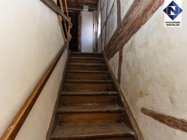 Treppe zur Bühne