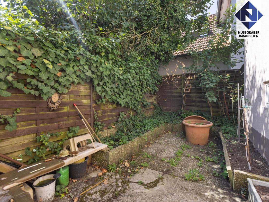 Hinterhof / Freisitz
