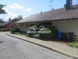 Gebäude von der Strasse aus