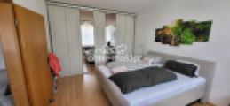 Schlafzimmer mit Einbauschrank